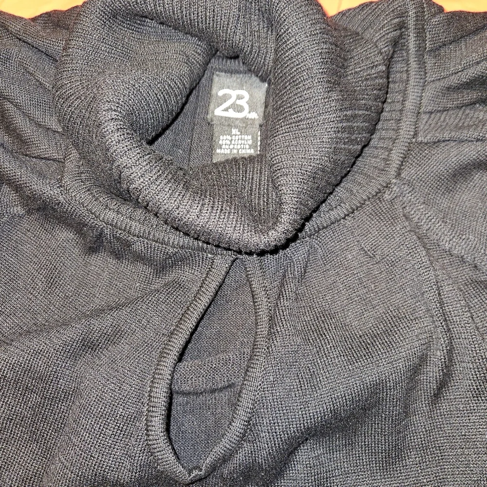 23rdSt Black Turtleneck Short Sleeve w/Keyhole Neckline Vintage E.U.C. - Picture 4 of 8